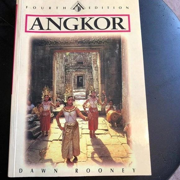 Angkor ( Angkor Wat Cambodia Temple ) Book - Picture 1 of 2